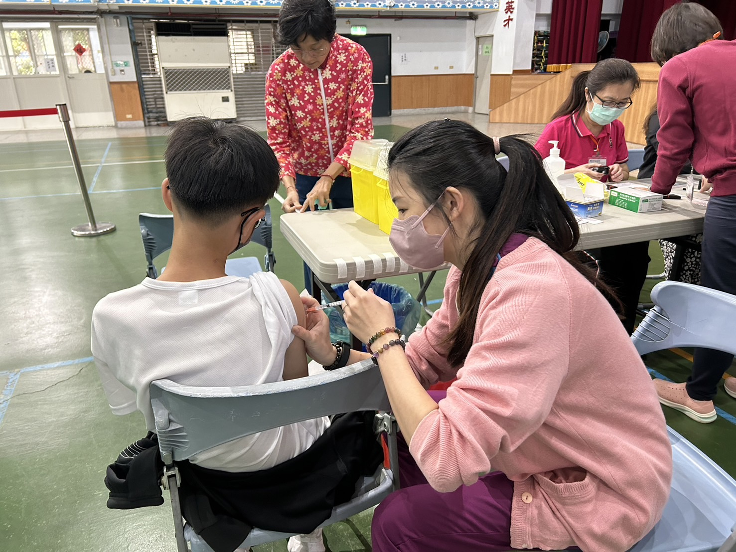113年11月校園新冠疫苗接種照片1
