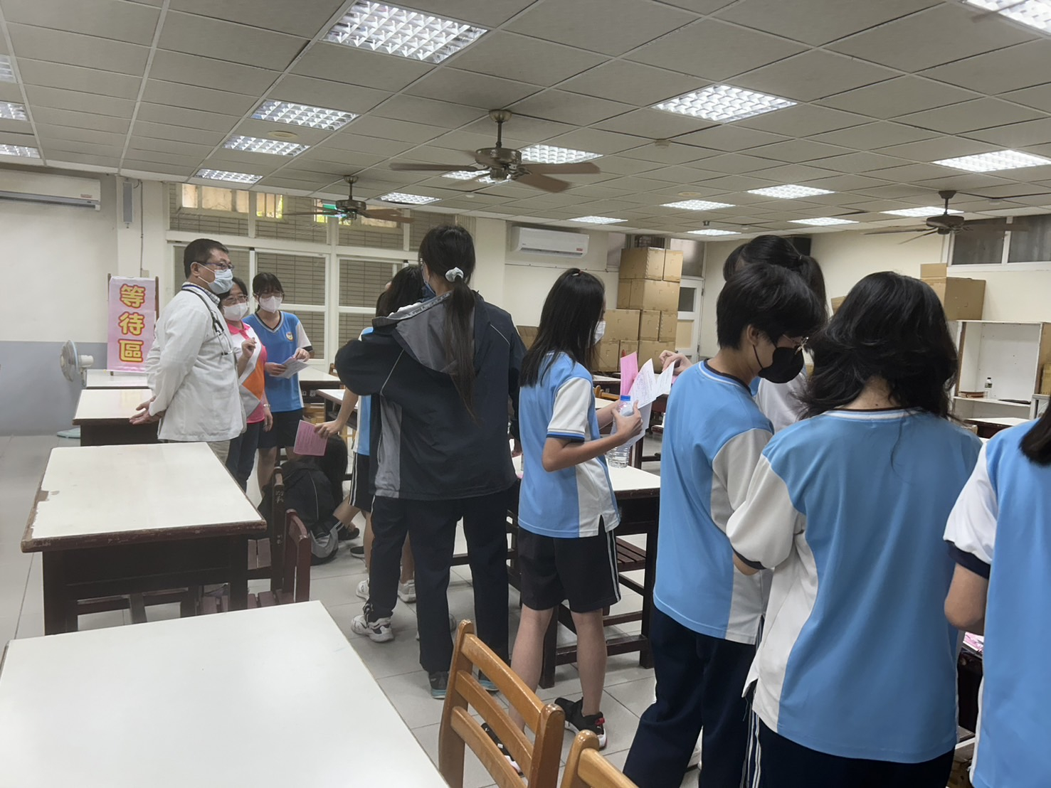 113年04月16日和群國中子宮頸癌疫苗接種活動照片5