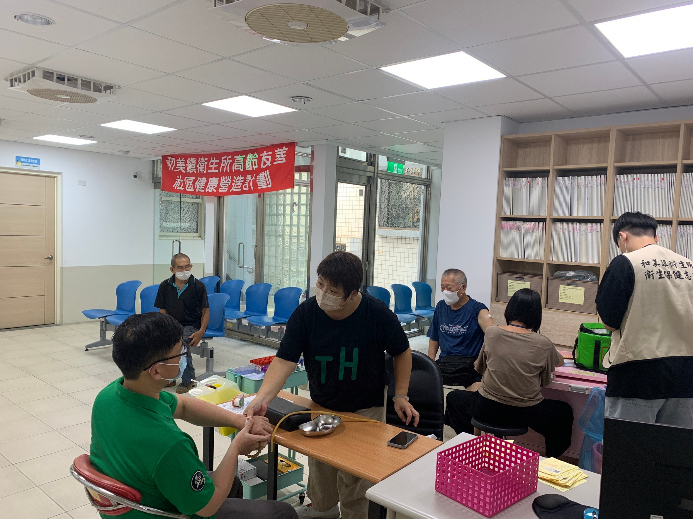 7月4日衛生所辦理高齡友善疫苗接種活動照片3