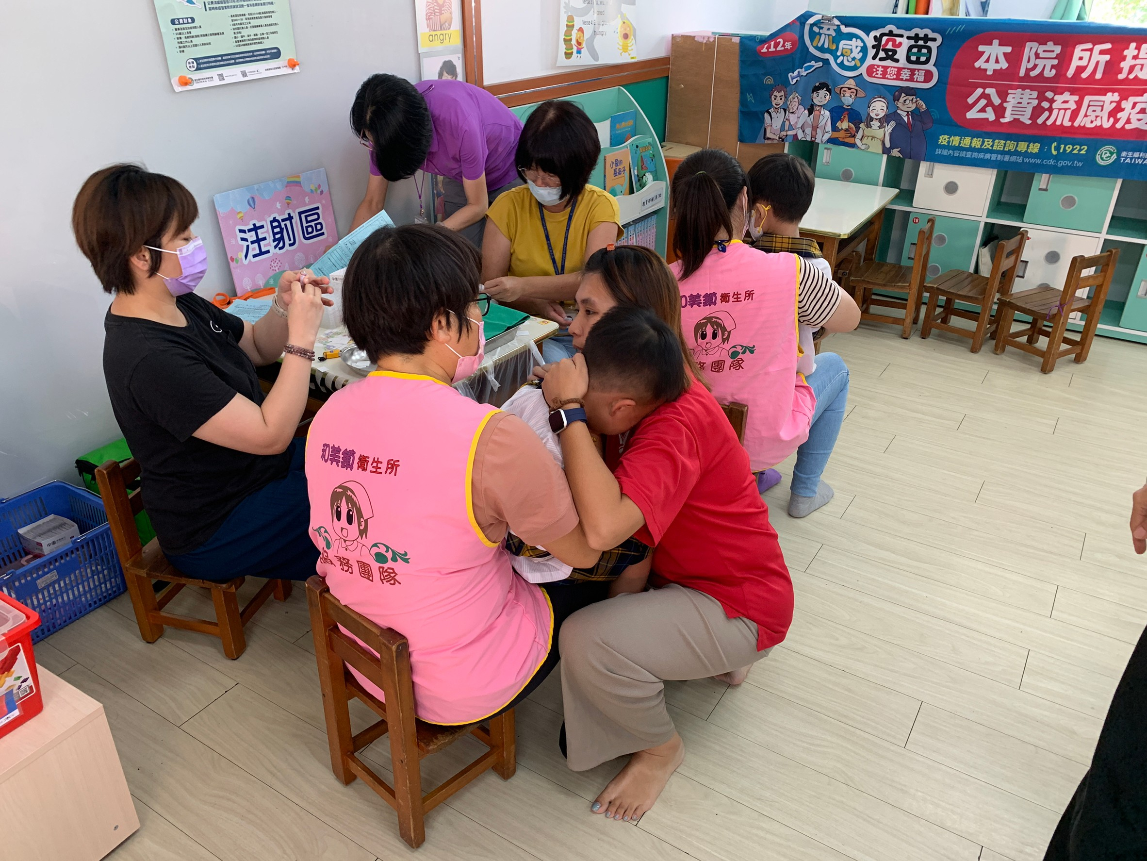 112年流感設站志工服務照片2